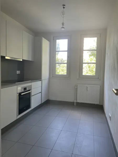 Modernisierte 2 Zimmer Wohnung mit Einbauküche — photo 1